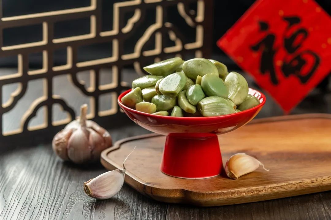 “腊八蒜”为什么会变绿？吃腊八蒜有这么多好处，你知道吗？