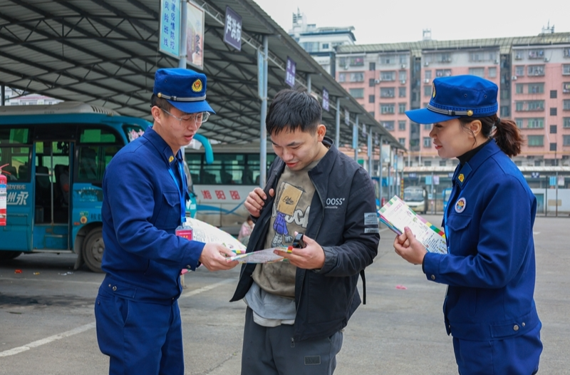 温暖回家路，消防与春运同行