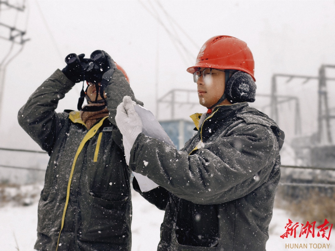 国网邵阳供电公司 迎战今年首场冰雪 保障群众温暖过冬