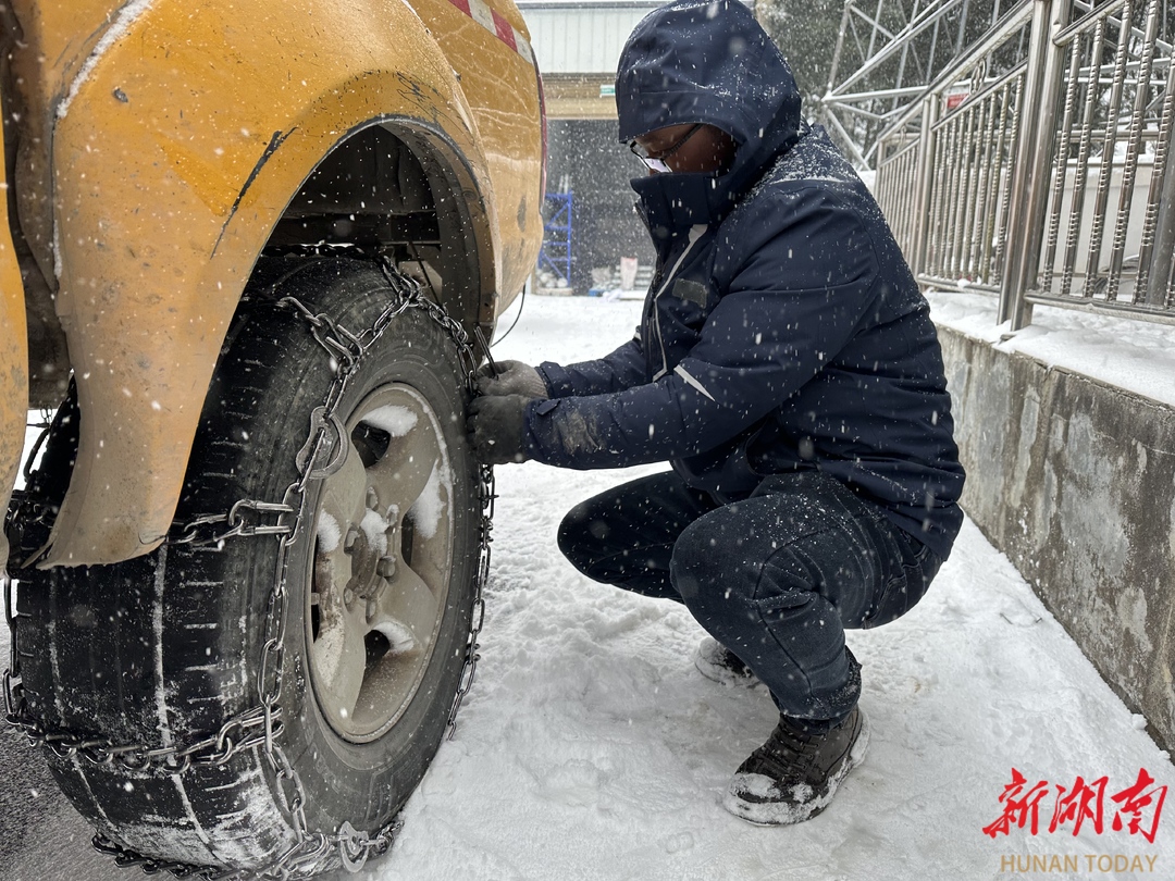 顶风冒雪保供电，国网邵阳供电公司全力护航寒冬用电