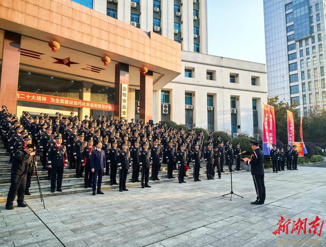 你好，警察節(jié)！今天，讓我們一起致敬“警察藍”！