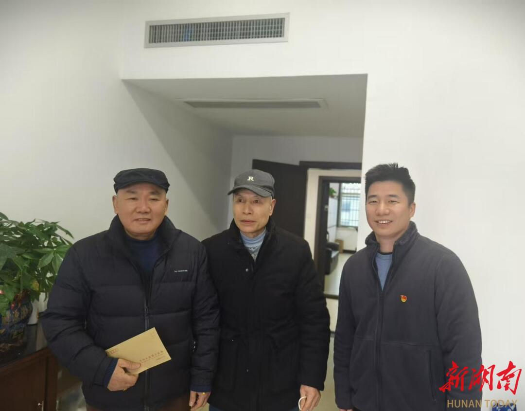 温暖传递 情系困难职工
