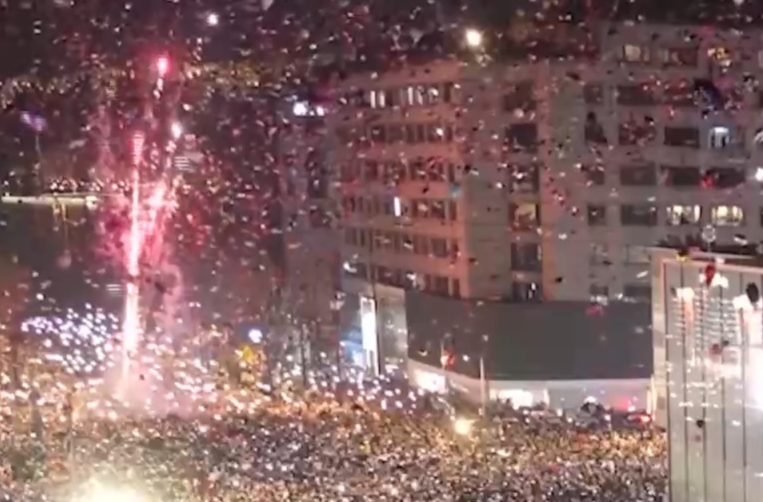 危害公共安全罪！现场近9万人，一男子向空中放烟花被刑拘