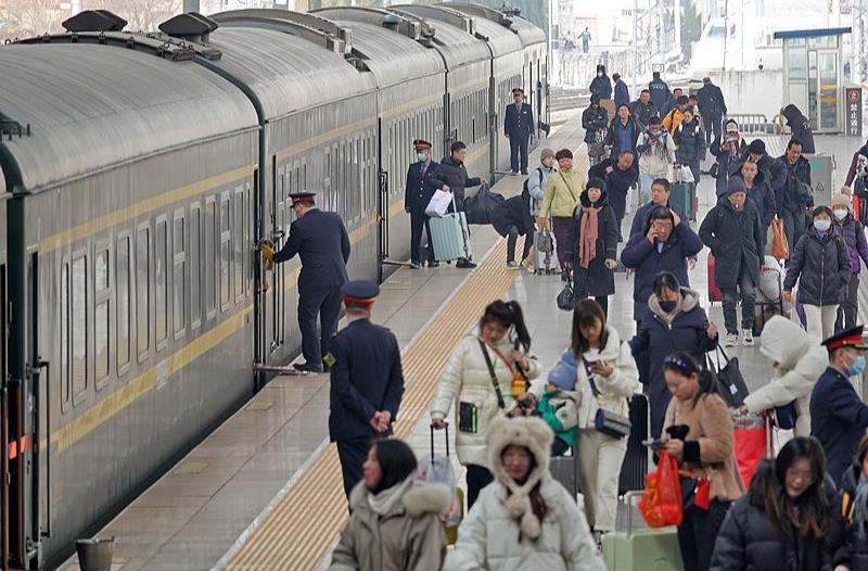 支付时卡了钱还在吗？12306为啥登录卡顿？官方解答→