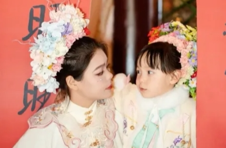 全网关心的00后宝妈，现在怎么样了？