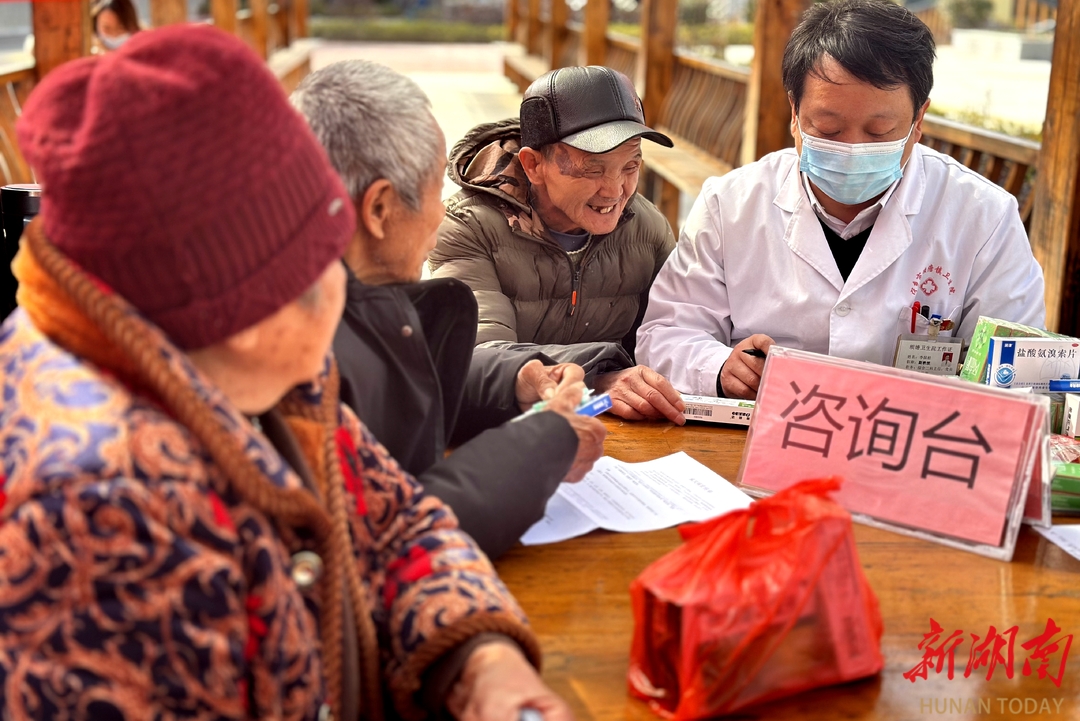 宁乡市坝塘镇：情系老年人，义诊送健康