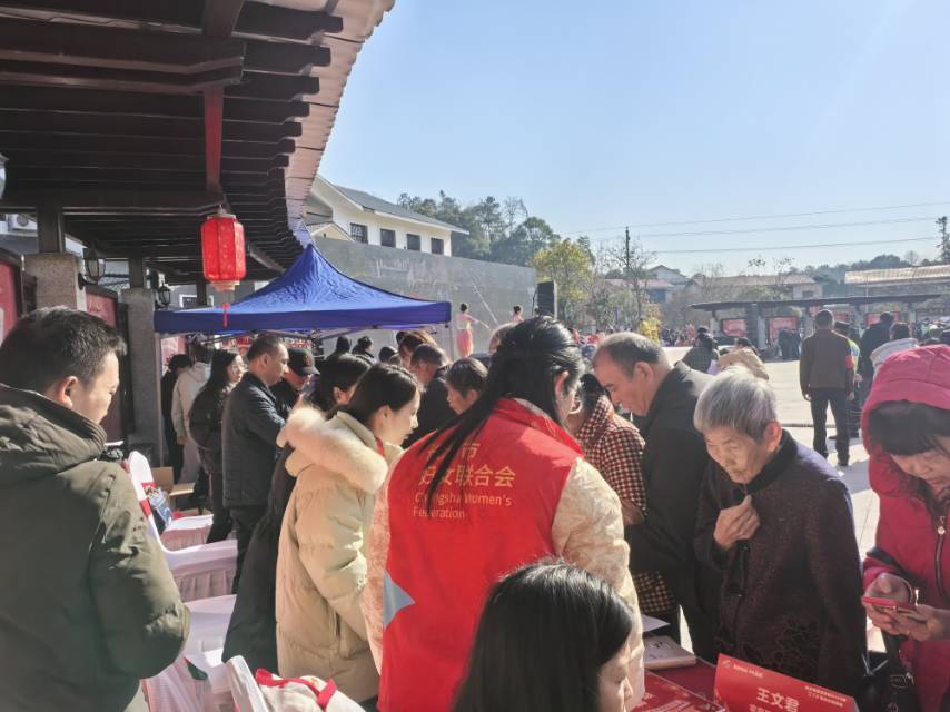 长沙妇联“娘家人”：把爱带回家 把法送到家