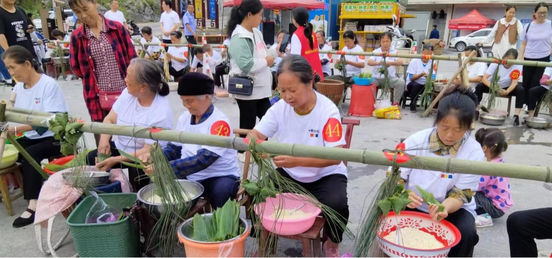 凤凰县吉信镇安置区：用心用情托起群众安居幸福梦