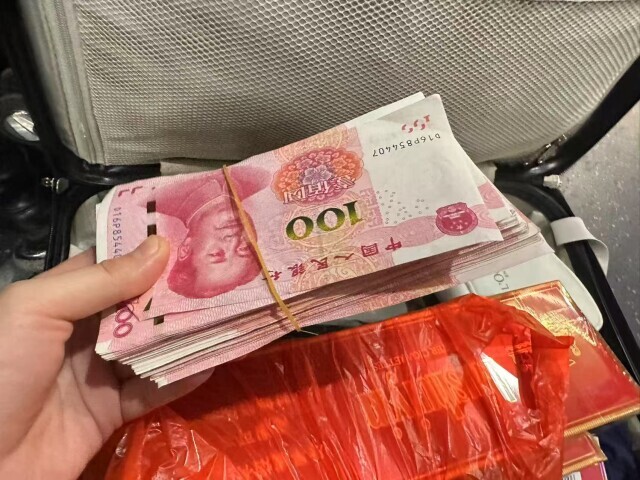 春运赶高铁，看好行李！长沙乘警连续找回多件装有贵重物品和现金行李