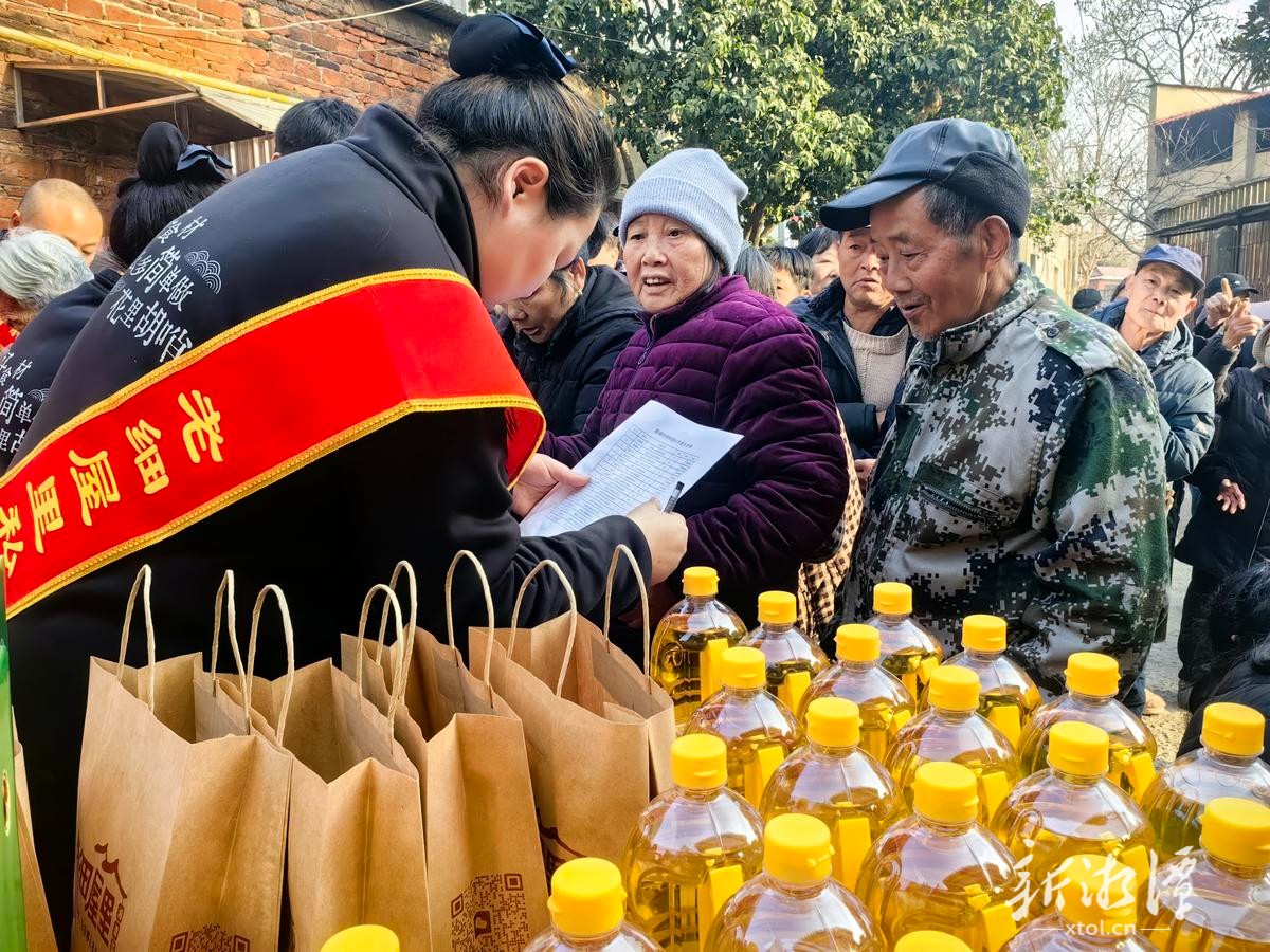 我爱湘潭我的家丨岳塘区：政协委员显担当 公益活动送温暖