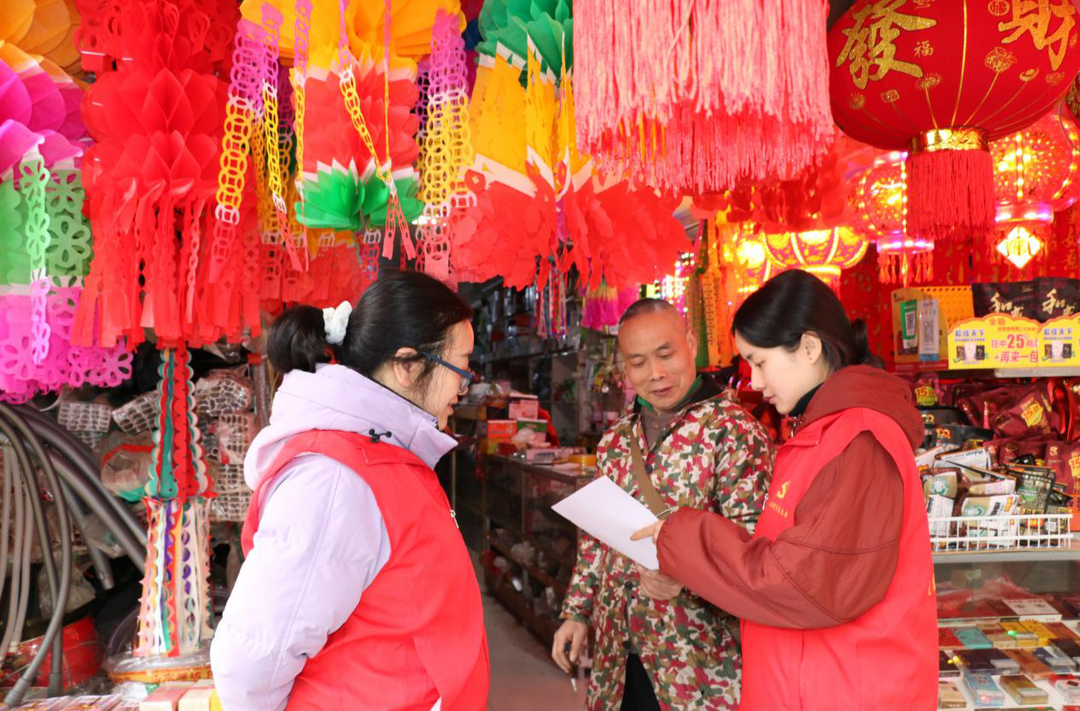 凤凰县开展春节前“文明祭祀”宣传活动