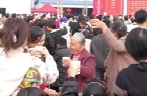 吃百桌团年饭，看土味“村晚”!沅江市阳雀洪村年味儿“拉满”