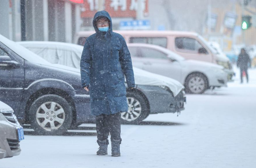 最高温刚破纪录又迎暴雪预警，为何转换如此快速？中央气象台答疑