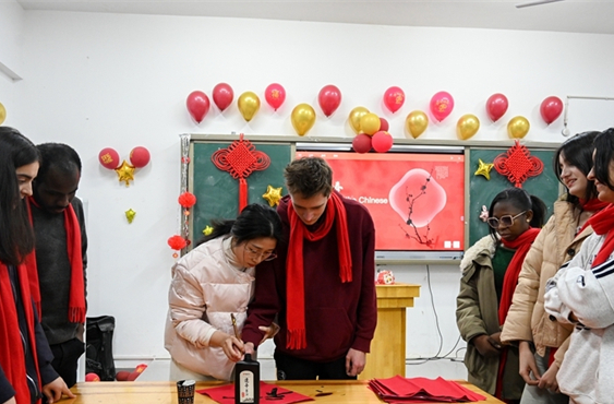 International Students Experience Spring Festival Culture