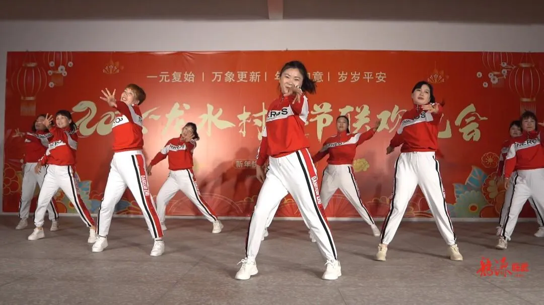 临武县：多地“村晚”好戏连台贺新春
