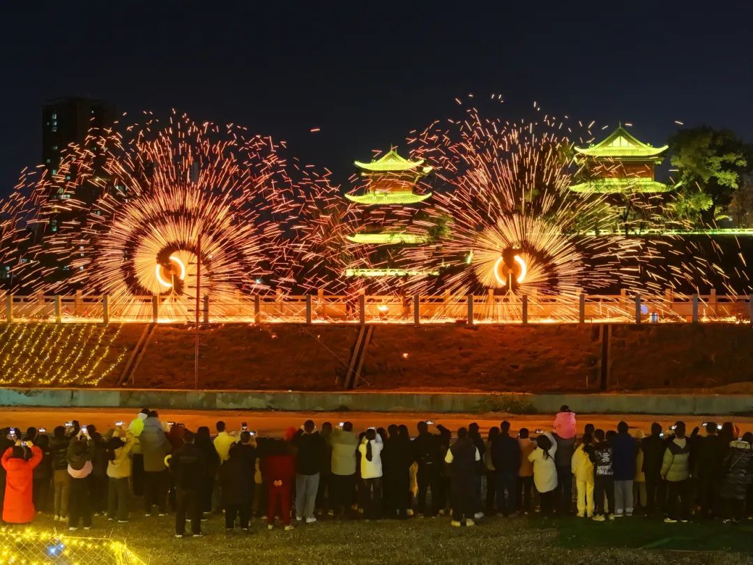 春节假期首日，湖南客流2337.2万人次