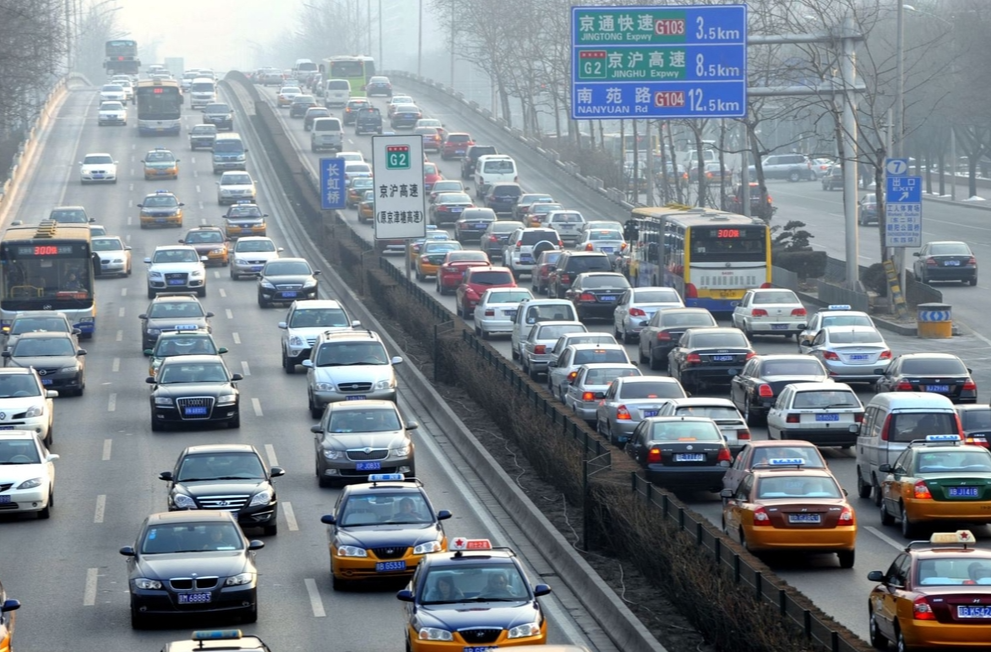 春节假期第一天全国道路交通平稳有序