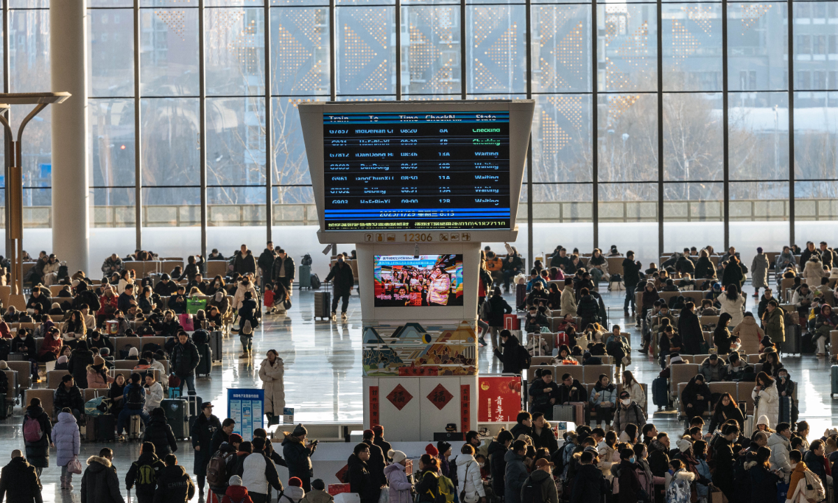 Daily trips across China exceed 300 million on day 4 of Spring Festival holiday