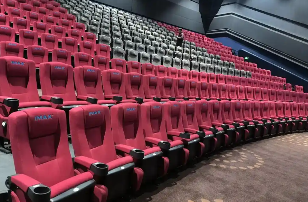 今日科普｜电影院的椅子怎么以红色为主？