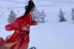 氛围感拉满！穿汉服滑雪是什么体验