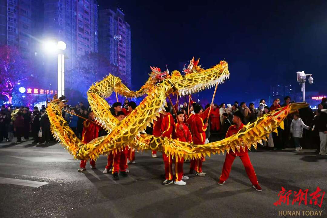 元宵夜，看浏阳烟花龙舞闪耀中南六省