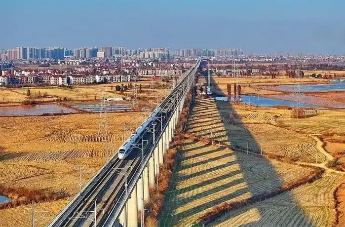 增开银发旅游列车，助力老年人拥抱“诗与远方”