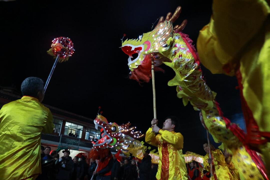 古鎮(zhèn)元宵夜，花燈映千年——綏寧縣寨市古鎮(zhèn)隆重舉辦元宵節(jié)活動(dòng)