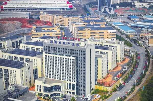 投资湖南丨从“三线成本”到“一线生态”，郴州北湖区如何靠“算账”拿下行业龙头