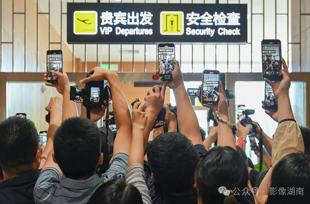 街拍：雷四清，正在发生的故事……