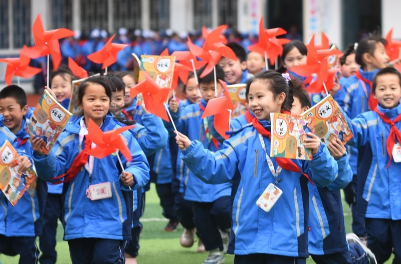 图集|我省多地中小学迎接新学期