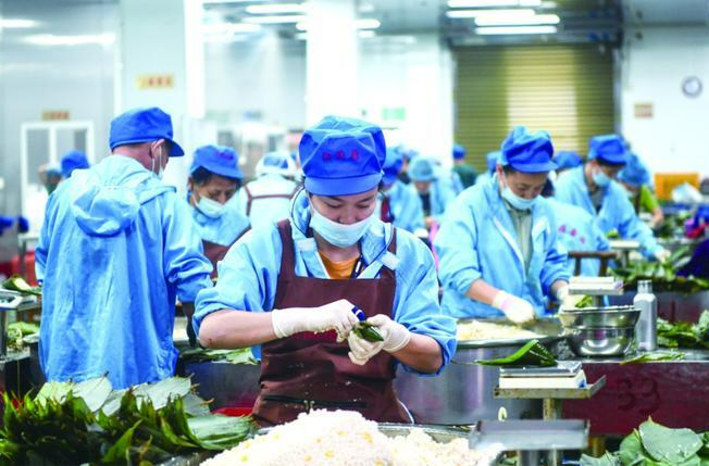 湖南浏阳月薪1万包粽子？企业回应：计件制，多劳者多得