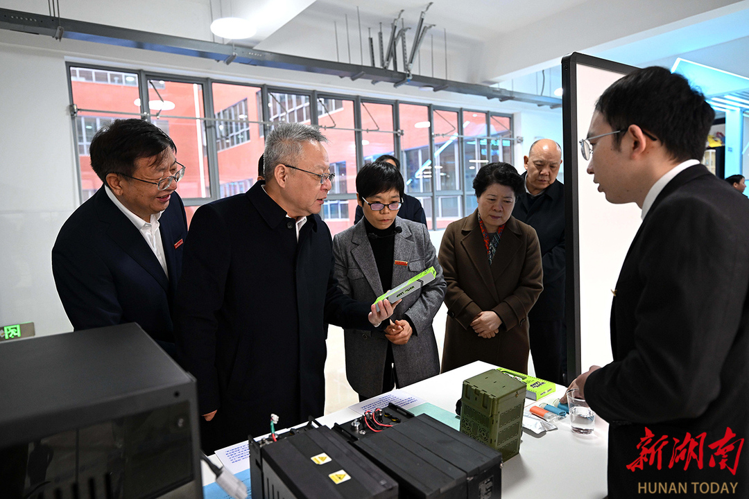 2月20日，沈晓明来到长沙理工大学调研。