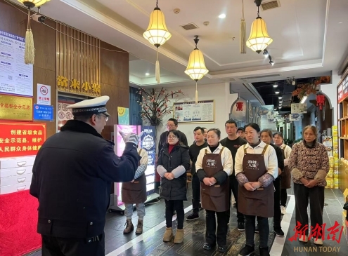 綏寧交警深入餐館開展“生命無價 酒后禁駕”交通安全宣傳活動