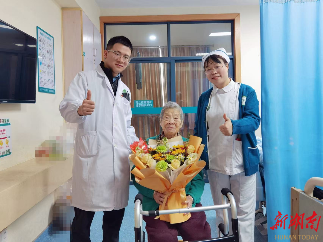 百岁老人两度骨折 医院30分钟成功手术挑战高龄极限