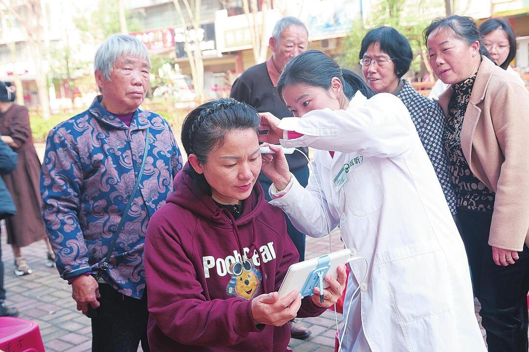 “健康聆听 无碍沟通” 资兴市爱耳日宣传活动圆满举行