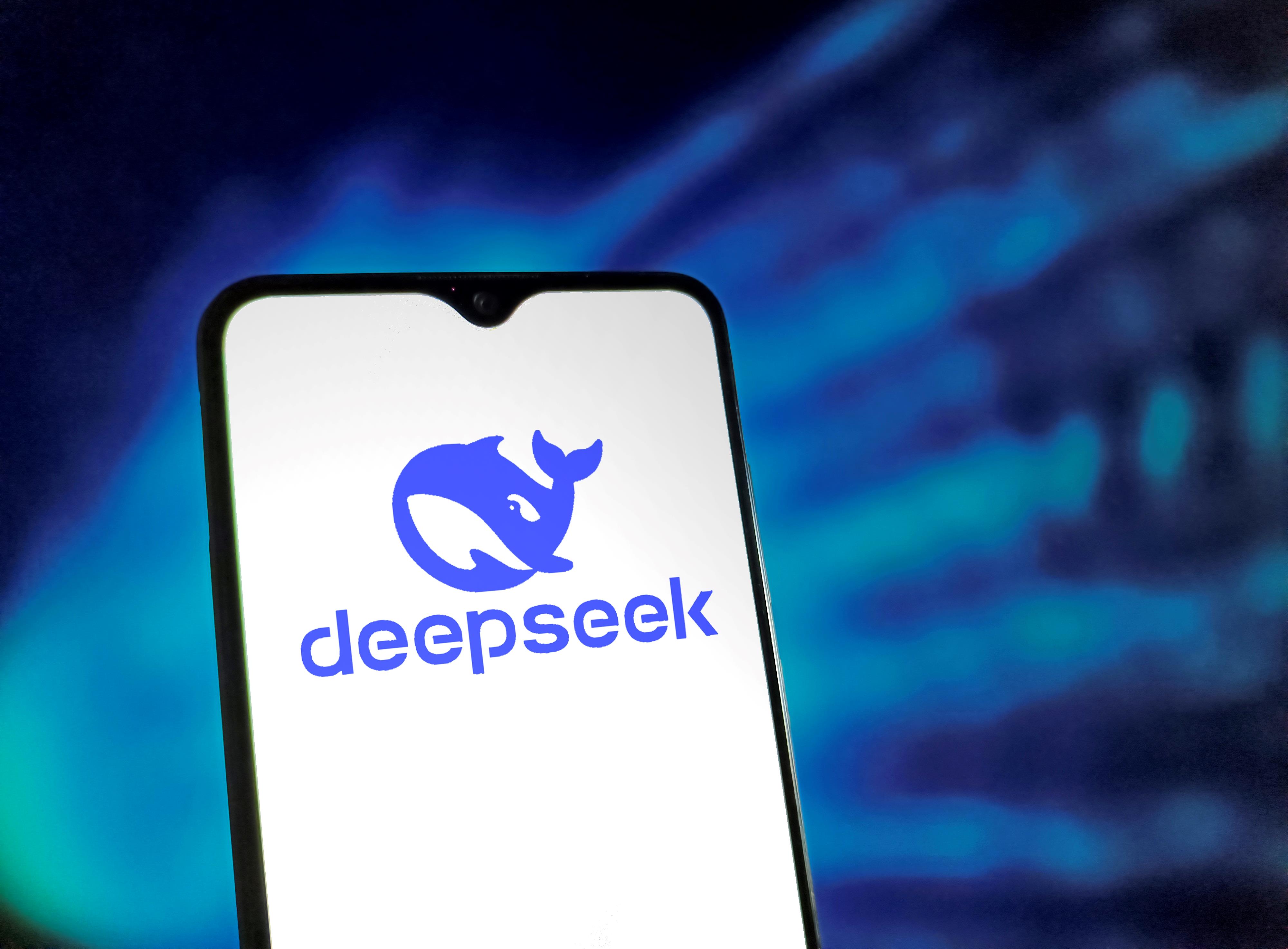 搜论文、学代码……多所高校接入的DeepSeek“满血版”有哪些神奇之处？ - 科技 - 新湖南
