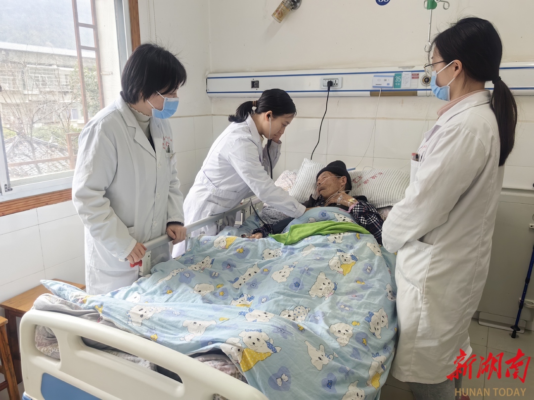 張家界市人民醫(yī)院今年首批醫(yī)療團隊進駐武陵源