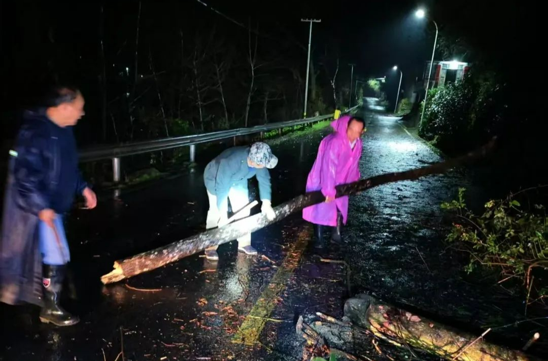 寒潮、暴雨来袭，湖南多地加强安全防范！