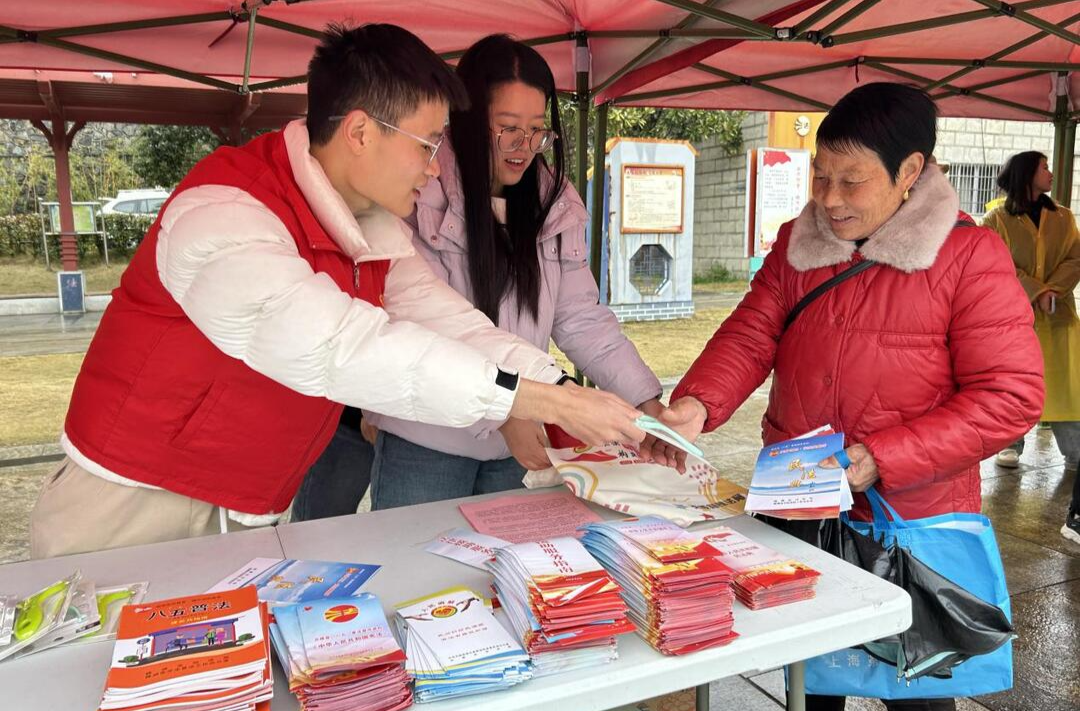 “相約雷鋒日?實踐我行動”—炎陵縣新時代文明實踐中心開展學(xué)雷鋒文明實踐活動