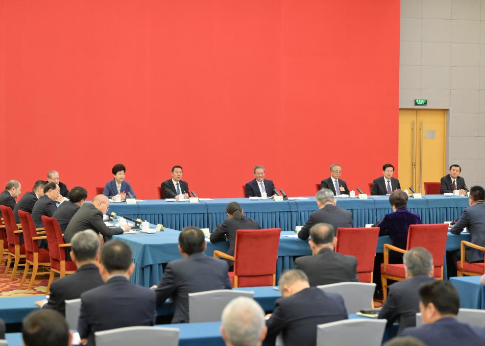 Chinese leaders join national lawmakers, political advisors in deliberation, discussions