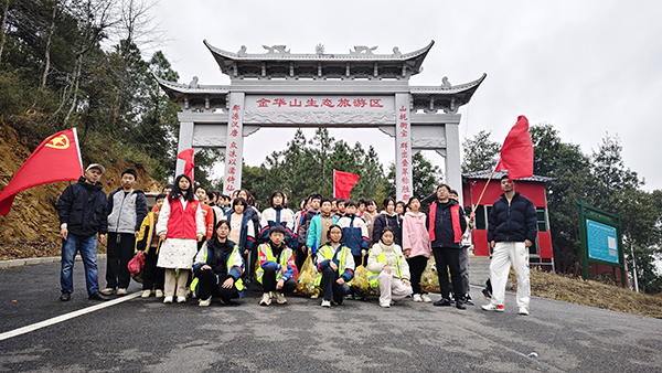 衡阳县库宗中学：学雷锋精神，做环保卫士