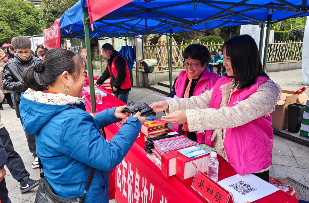 花垣：多彩活动庆“三八” 巾帼力量绽芳华