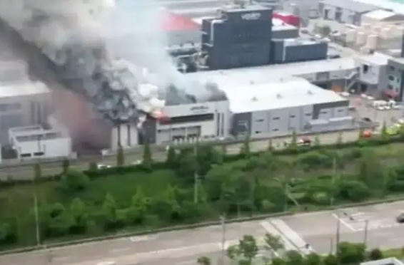 韩国首尔江南区一施工工地发生爆炸事故 3人受伤