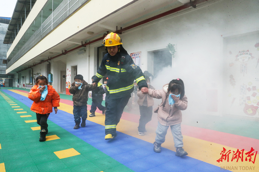 新田：萌娃学消防 安全伴成长