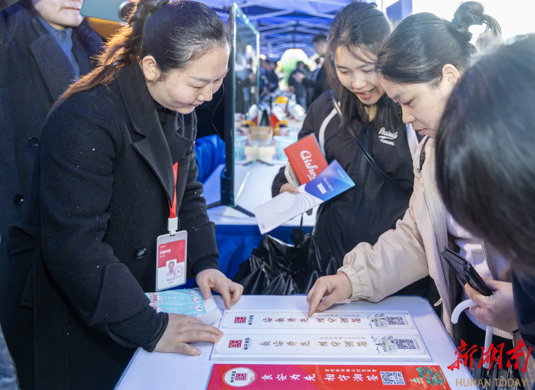 让“订外卖、看封签”成为一种新的消费习惯 我省正式推广使用“食安封签”