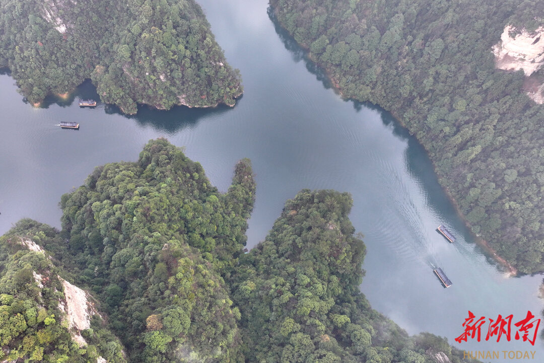 当“烟雨”遇上宝峰湖，一场绝美的视觉盛宴就此拉开帷幕！