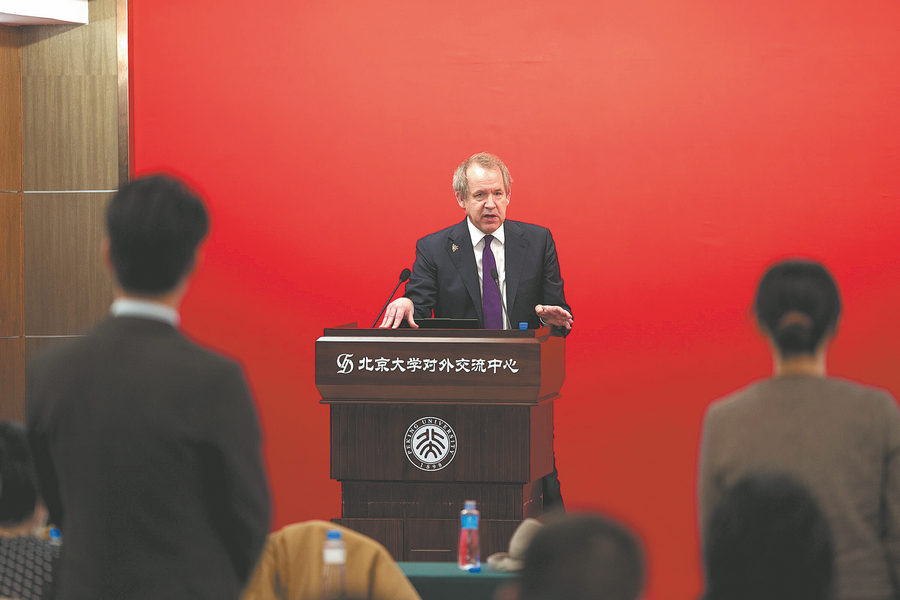 Manchester University head seeks closer ties with Chinese academia