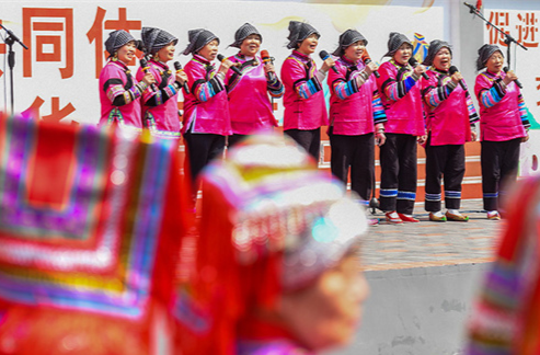 Yao People Celebrate Singing Festival in Jianghua County