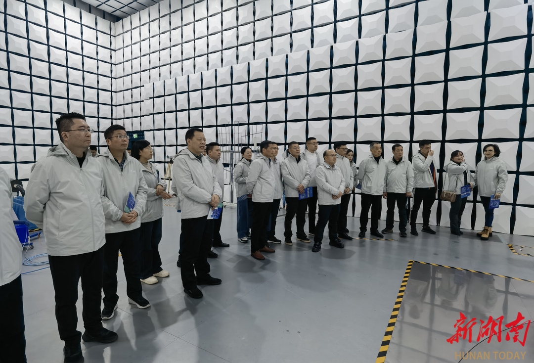 春潮涌动学法时 学思践悟担使命