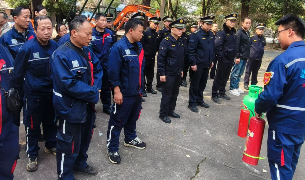 裕南街街道：“街管”联动筑防线，网格演练保“瓶安”